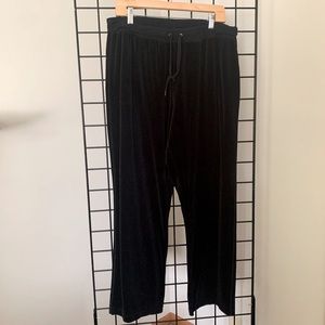 Three Hearts Plus Size Wide Leg Velour Lounge Pant - Black